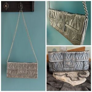 Jessica McClintock Silver/Metallic Embossed Clutch/Crossbody Bag w/ Chain Strap